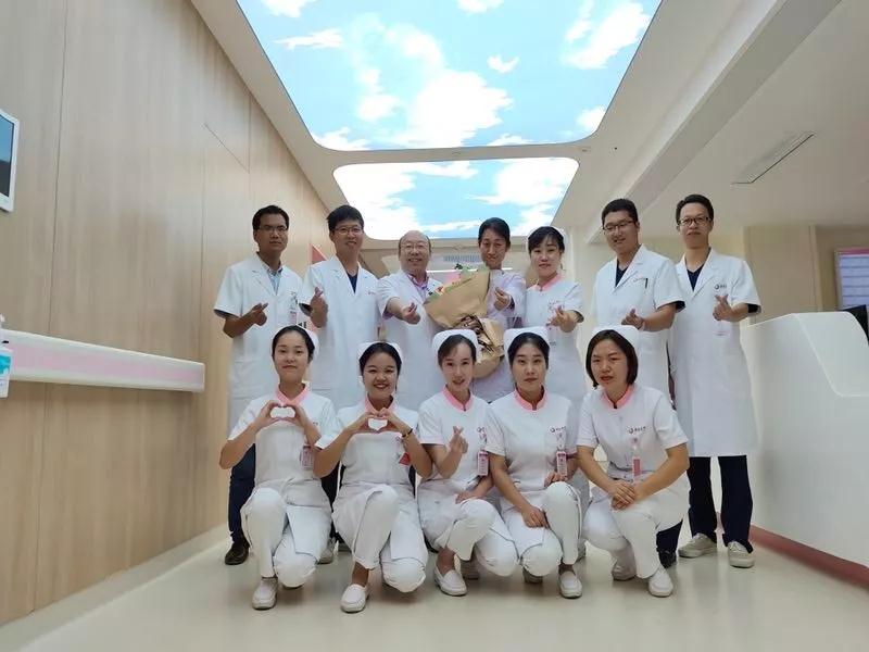 這個國慶，西安國際醫(yī)學(xué)中心人用守護(hù)向祖國深情表白