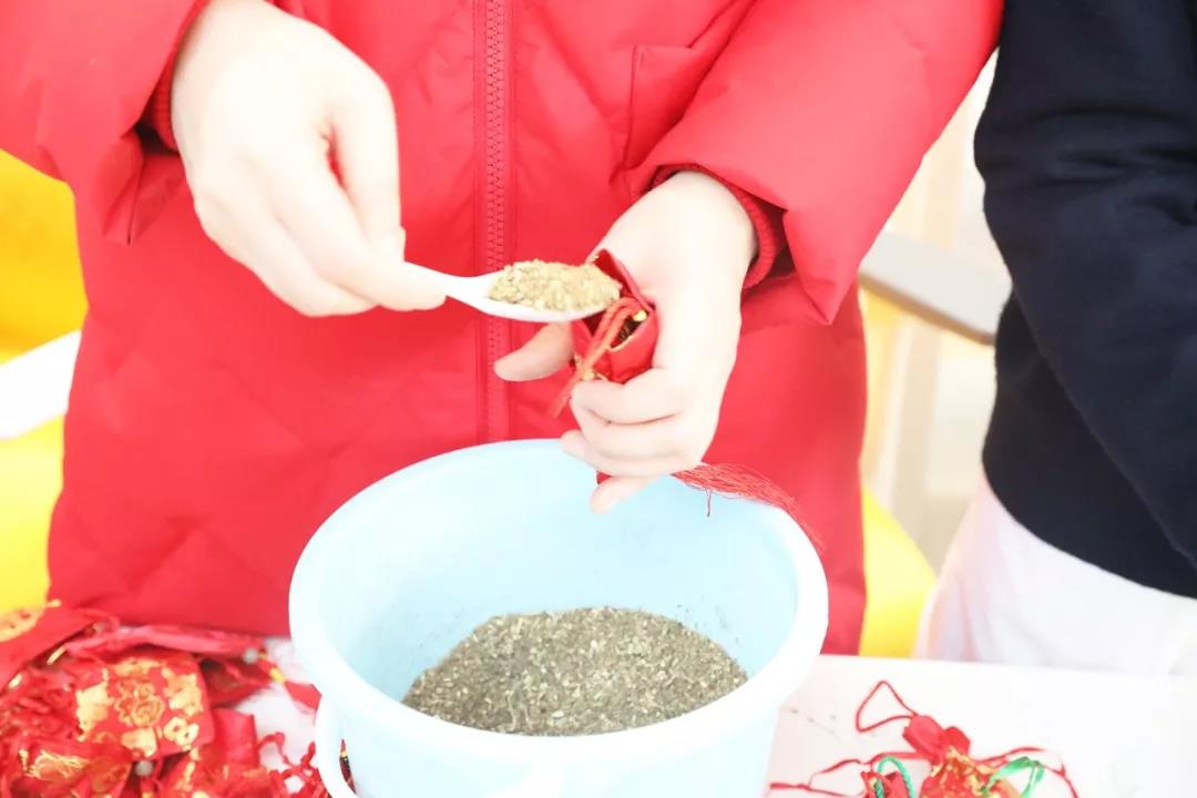 點(diǎn)贊！愛(ài)心捐款助力疫情防控