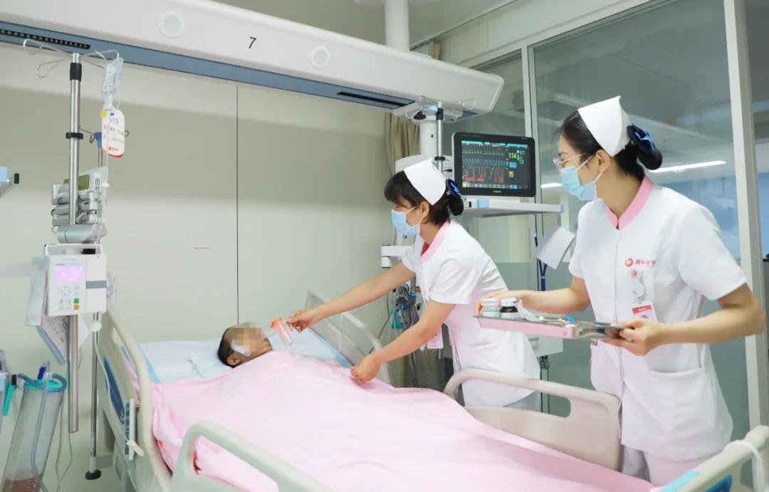 離死亡最近，離希望也更近——記西安國際醫(yī)學中心醫(yī)院胸外科ICU