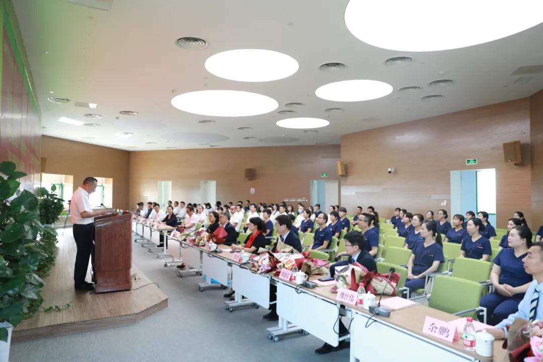 陽光網(wǎng)—昔日并肩戰(zhàn) ，今日敘佳緣 隨州市中心醫(yī)院到國際醫(yī)學(xué)中心醫(yī)院參觀交流