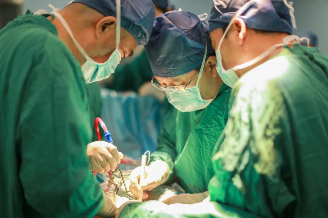 世界首例！我院骨科完成高難度、高科技3D打印可動人工頸椎-椎間盤復(fù)合體植入術(shù)