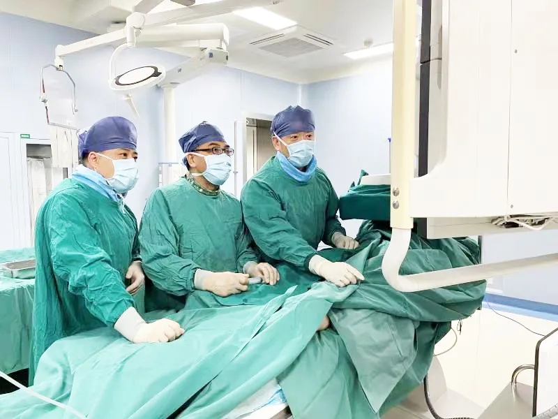胸悶、腹脹、乏力……患者突發(fā)布加綜合征 介入治療把命救