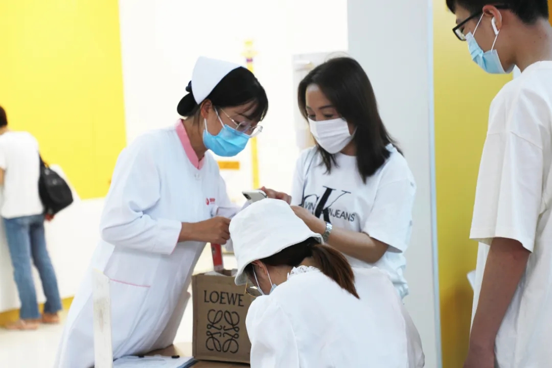 免掛號費(fèi)、診查費(fèi)，送健康卡……他們紛紛為這項(xiàng)暖心服務(wù)點(diǎn)贊！
