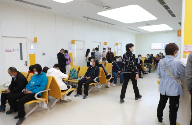 專家提醒：暴飲暴食容易誘發(fā)急性胰腺炎等疾??！