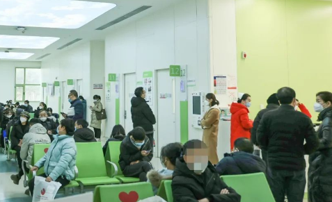 節(jié)后首個工作日|不停歇，他們?nèi)κ刈o(hù)患者健康！