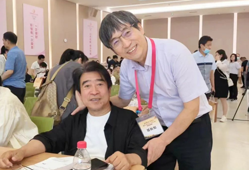 “醫(yī)”往情深15載！一位基層“輪椅”醫(yī)生和醫(yī)學(xué)大咖的故事