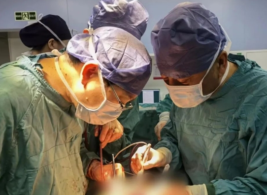 有實力有擔當！他完成了這臺“無人敢接”的高難度手術
