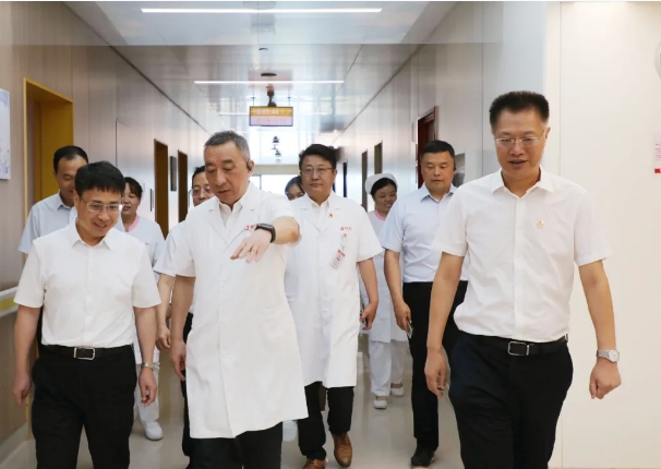 醫(yī)師節(jié)快樂！西北大學(xué)校長孫慶偉一行來院慰問