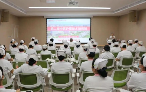 辨證、貼敷、耳穴……解鎖中醫(yī)護理“新技能”